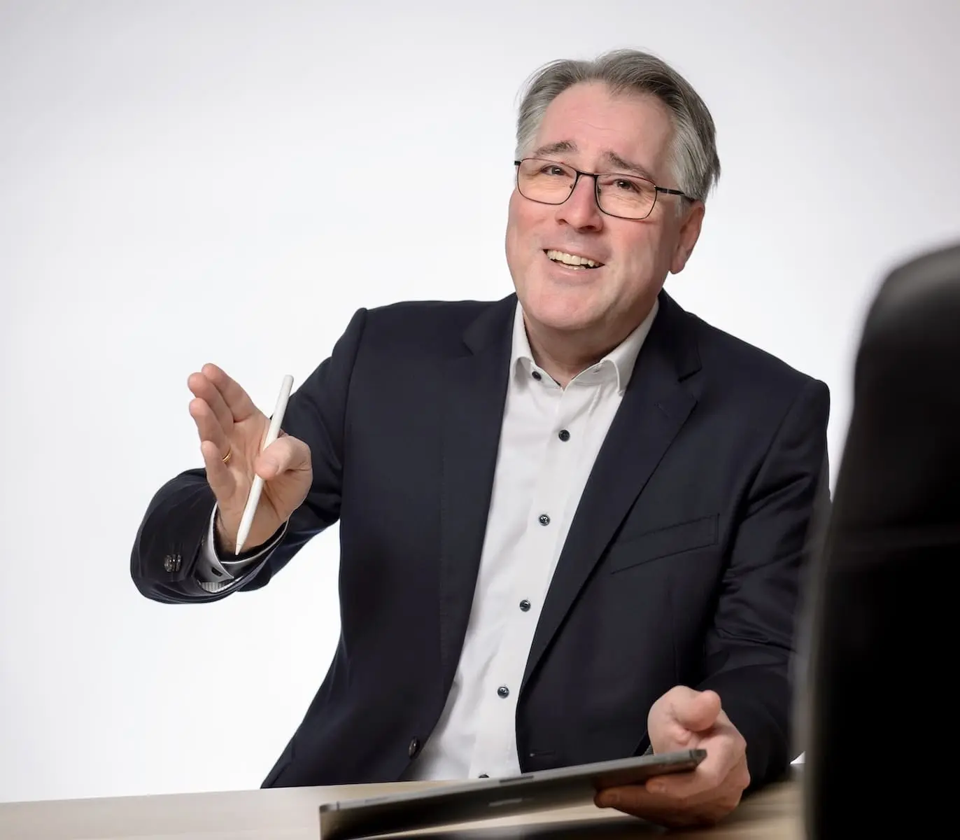 Dr. Michael Weber, Geschäftsführer und Unternehmensberater - der Experte für strategische Führungskräfteentwicklung und Unternehmensberatung